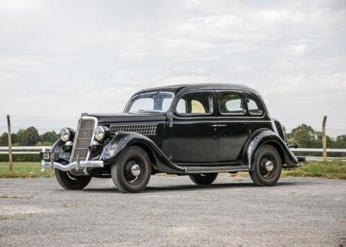 1935 Ford Model 48 Saloon