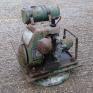 A Michelin compressor pump, two vintage lamps ... - 3