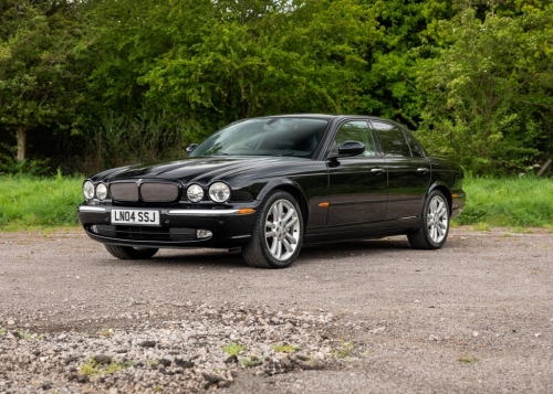 2004 Jaguar XJR