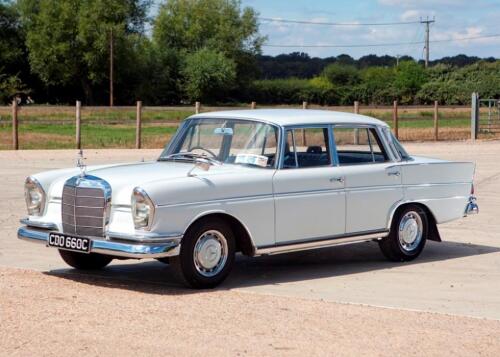 Mercedes-Benz 300 SE Fintail