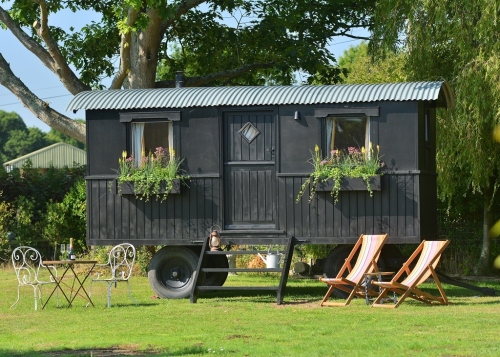 2017 Shepherds Hut by Artisan Shepherds Huts