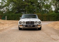 1975 Daimler Double-Six Vanden Plas Series II - 11