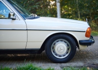 1985 Mercedes-Benz 230E - 9