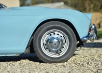 1964 Triumph TR4 (Surrey Top) - 12